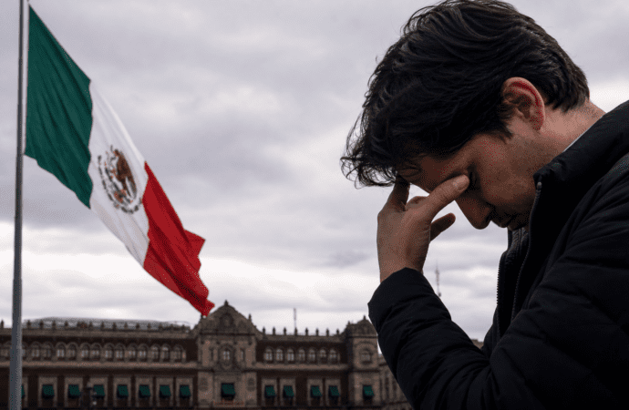 Moody’s baja a México a Baa3 y lo deja a un paso de perder el grado de inversión